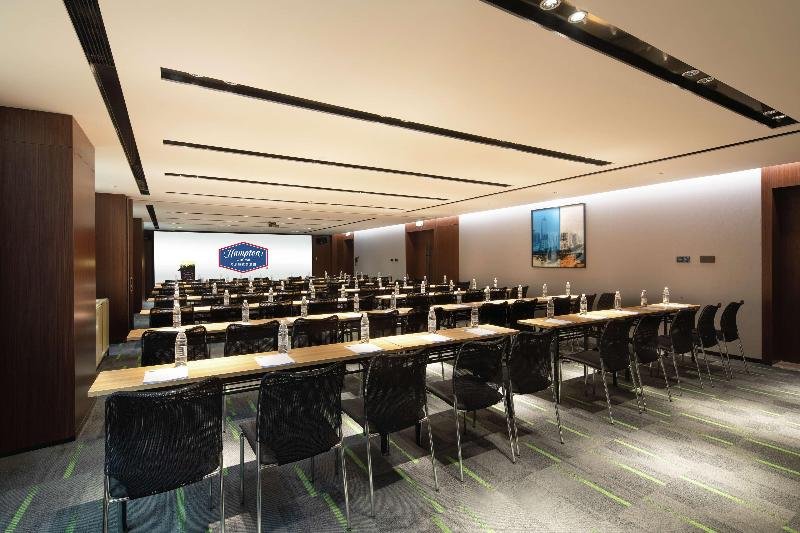 hampton by hilton nanning east station