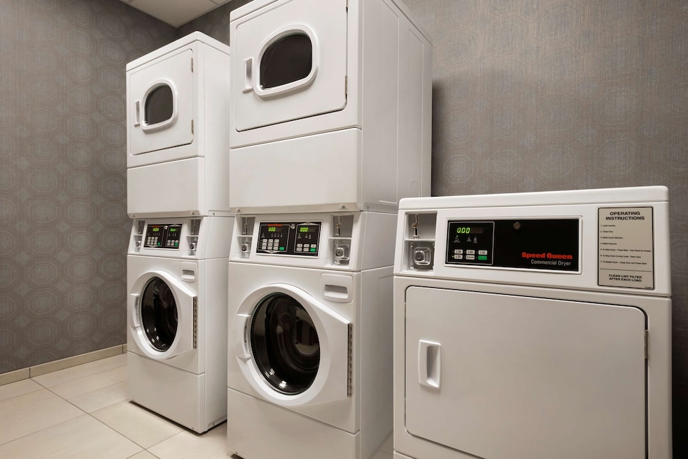 hilton garden inn milwaukee brookfield conference center wi