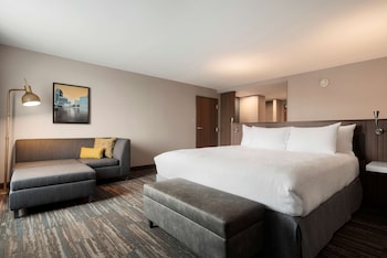 hilton garden inn milwaukee brookfield conference center wi