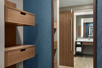 hilton garden inn milwaukee brookfield conference center wi