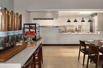 hilton garden inn milwaukee brookfield conference center wi