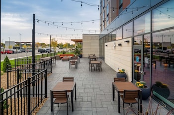 hilton garden inn milwaukee brookfield conference center wi