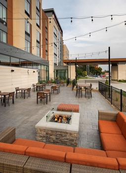 hilton garden inn milwaukee brookfield conference center wi