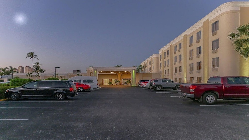 holiday inn fort myers downtown area by ihg