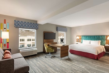 hampton inn and suites by hilton kelowna airport