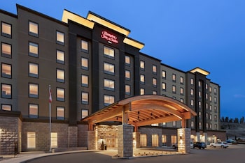 hampton inn and suites by hilton kelowna airport