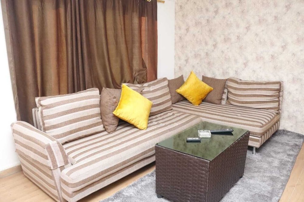 seleen hotel suites