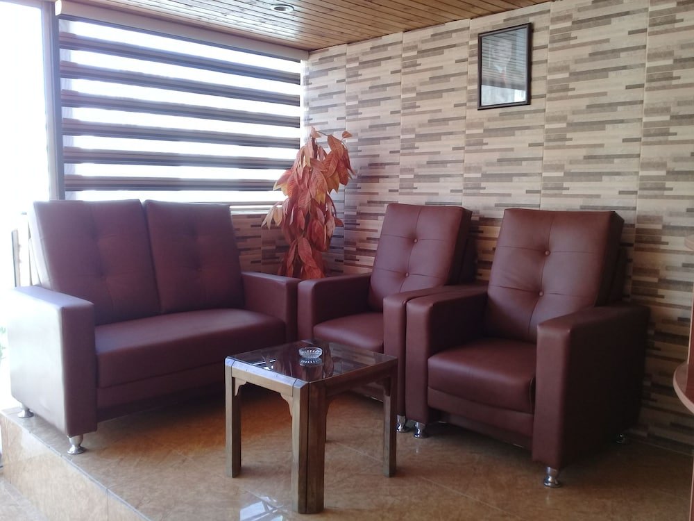 seleen hotel suites