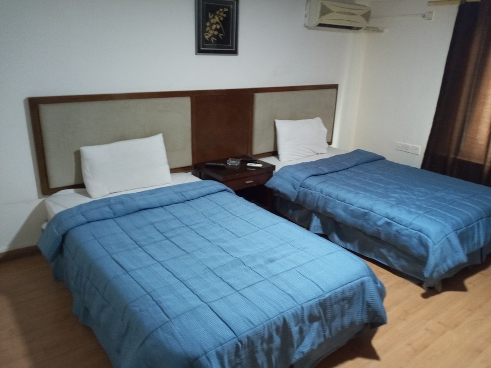 seleen hotel suites