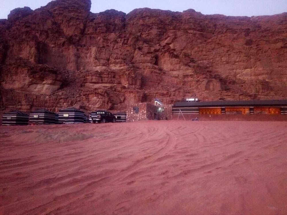 alamer hostel camp
