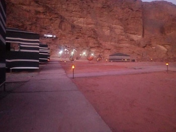 alamer hostel camp