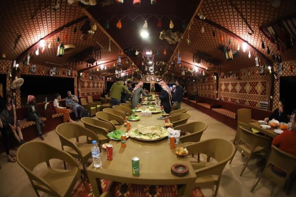 alamer hostel camp