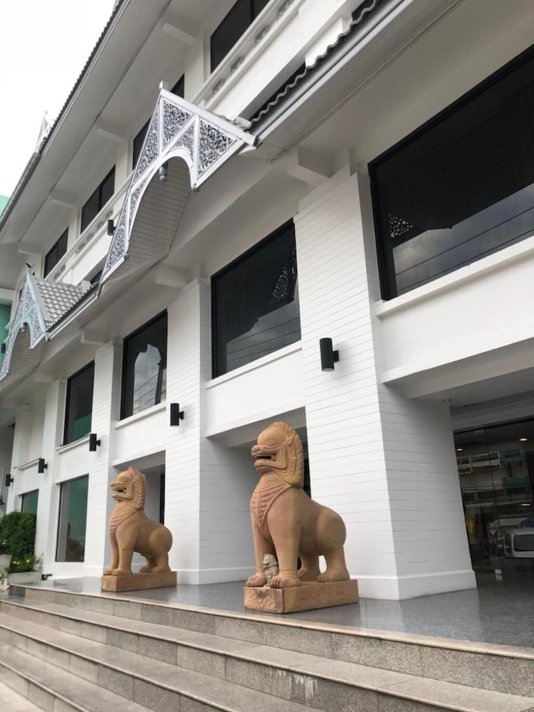 ayothaya hotel