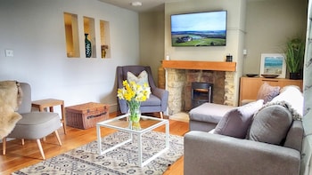 cotswold cottage gems woodbine cottage