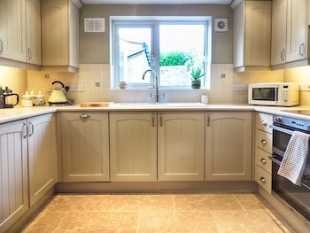 cotswold cottage gems woodbine cottage