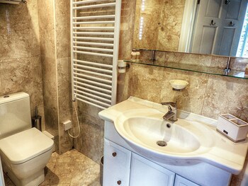 cotswold cottage gems woodbine cottage