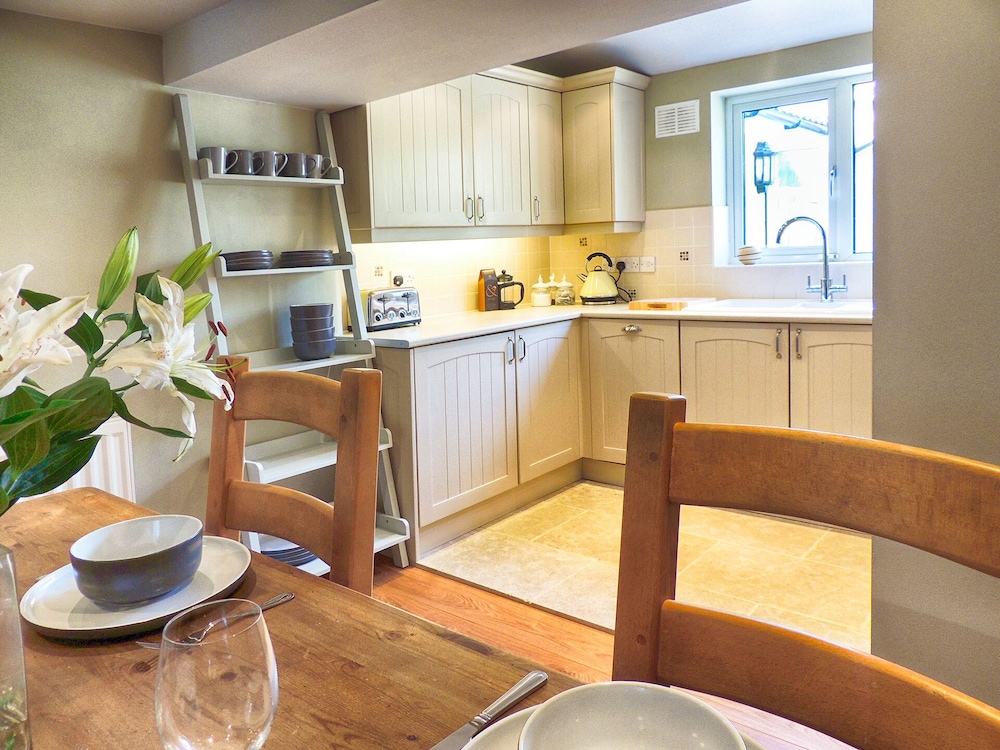 cotswold cottage gems woodbine cottage