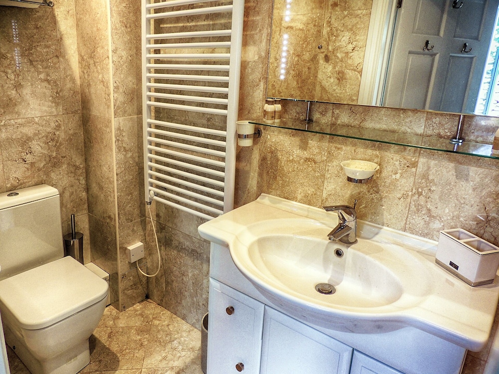 cotswold cottage gems woodbine cottage