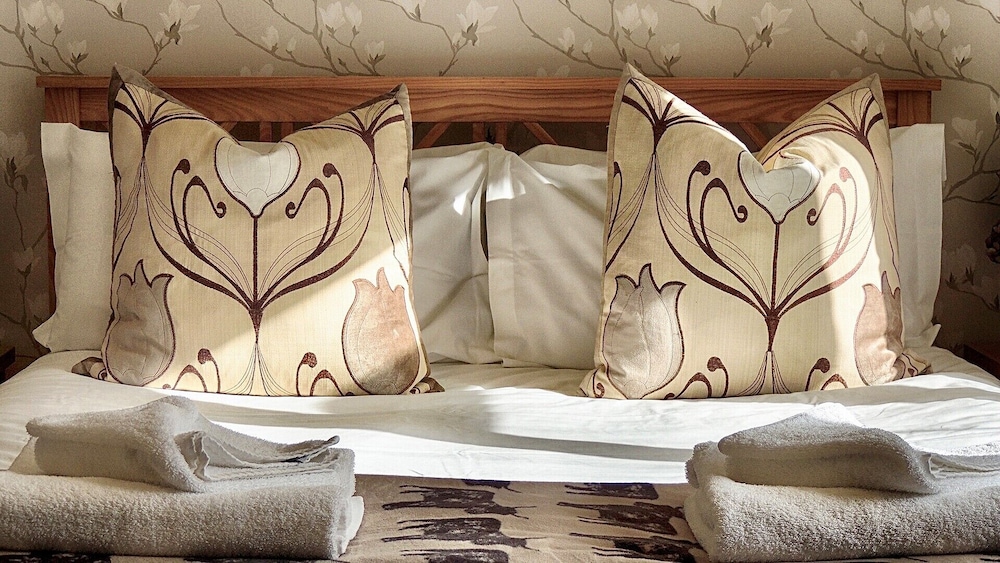 cotswold cottage gems woodbine cottage