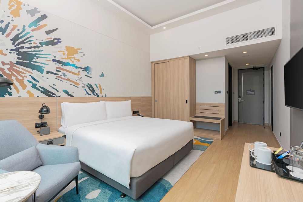 holiday inn and suites siracha laemchabang an ihg hotel