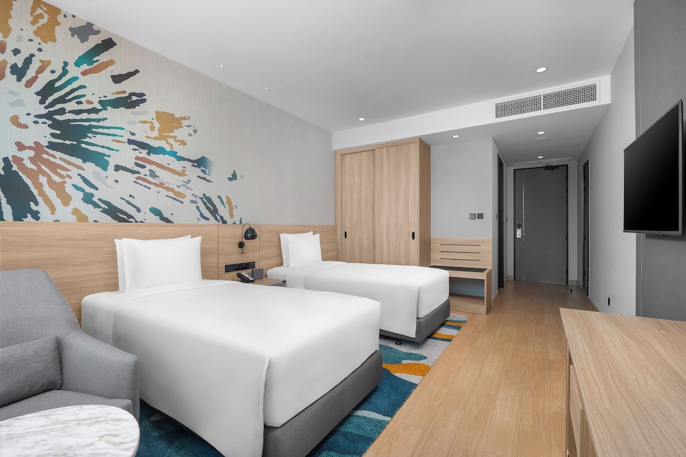 holiday inn and suites siracha laemchabang an ihg hotel
