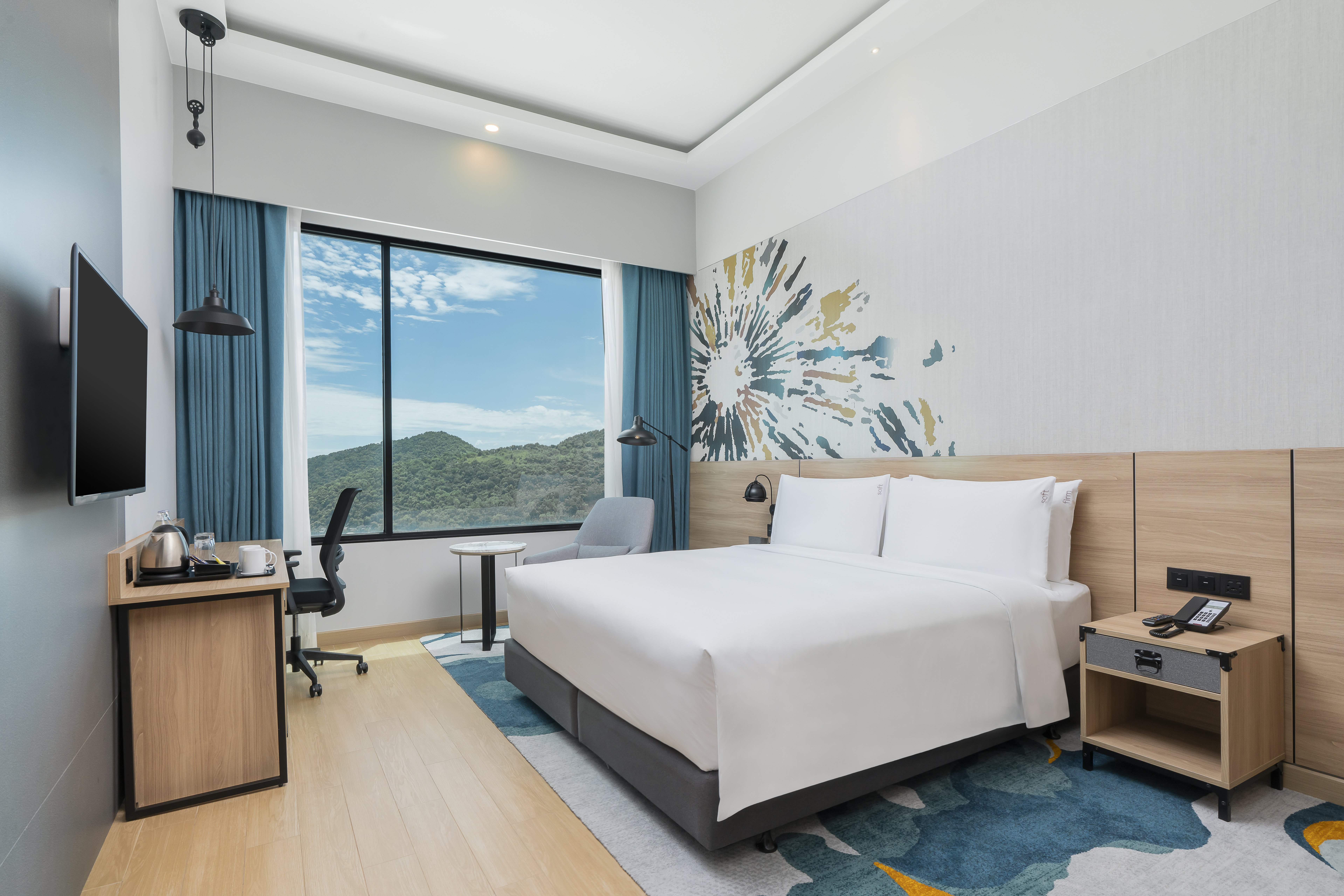 holiday inn and suites siracha laemchabang an ihg hotel