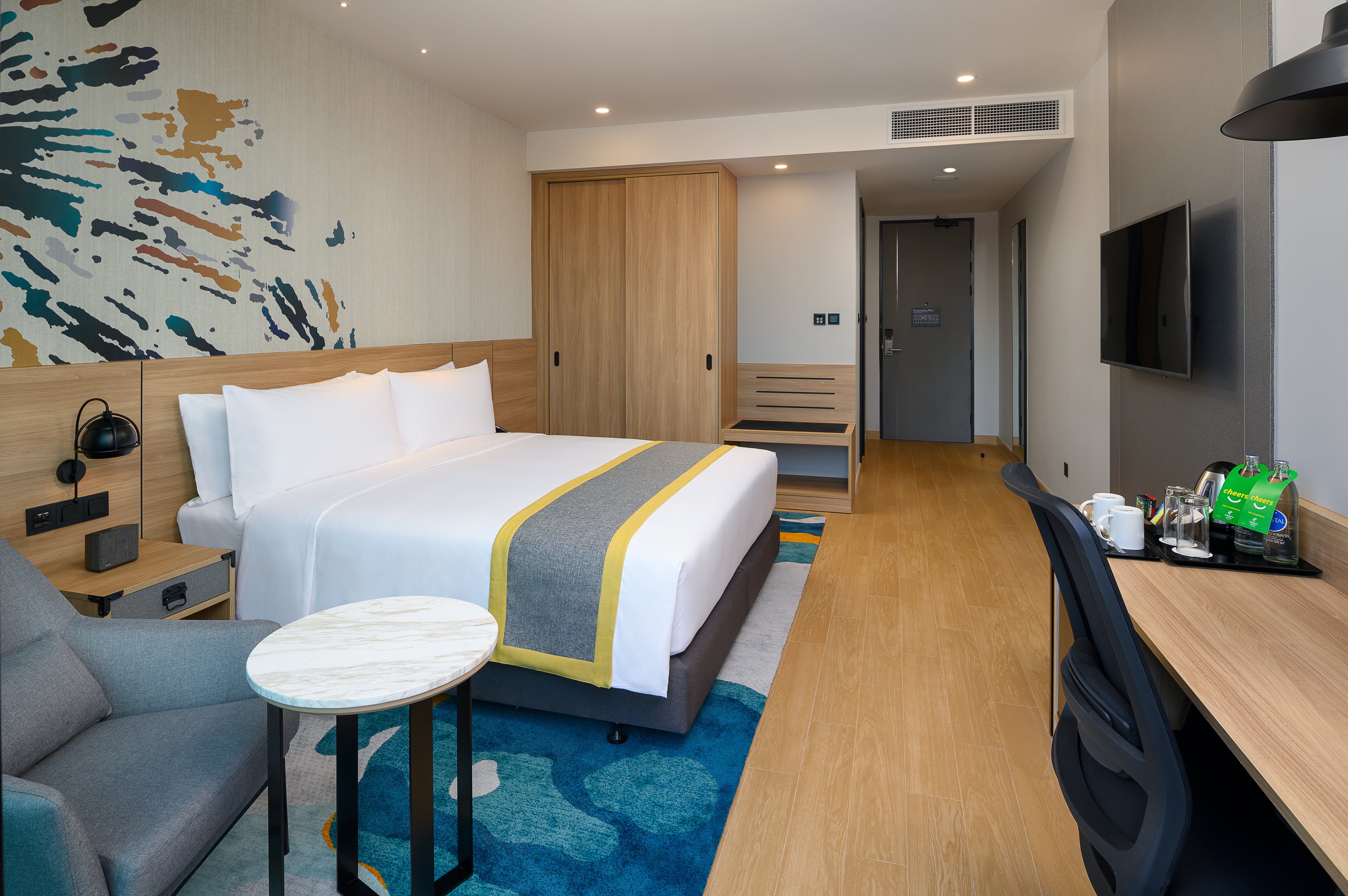holiday inn and suites siracha laemchabang an ihg hotel
