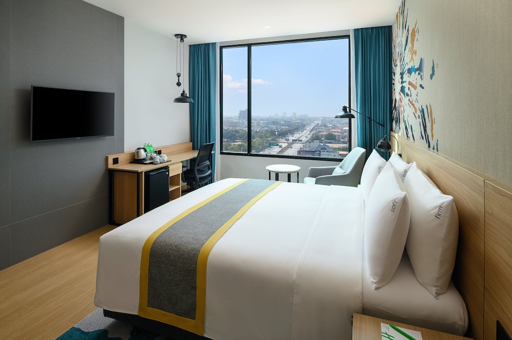 holiday inn and suites siracha laemchabang an ihg hotel