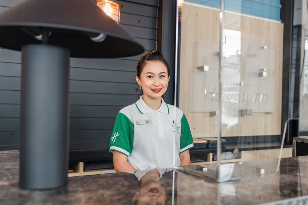 holiday inn and suites siracha laemchabang an ihg hotel
