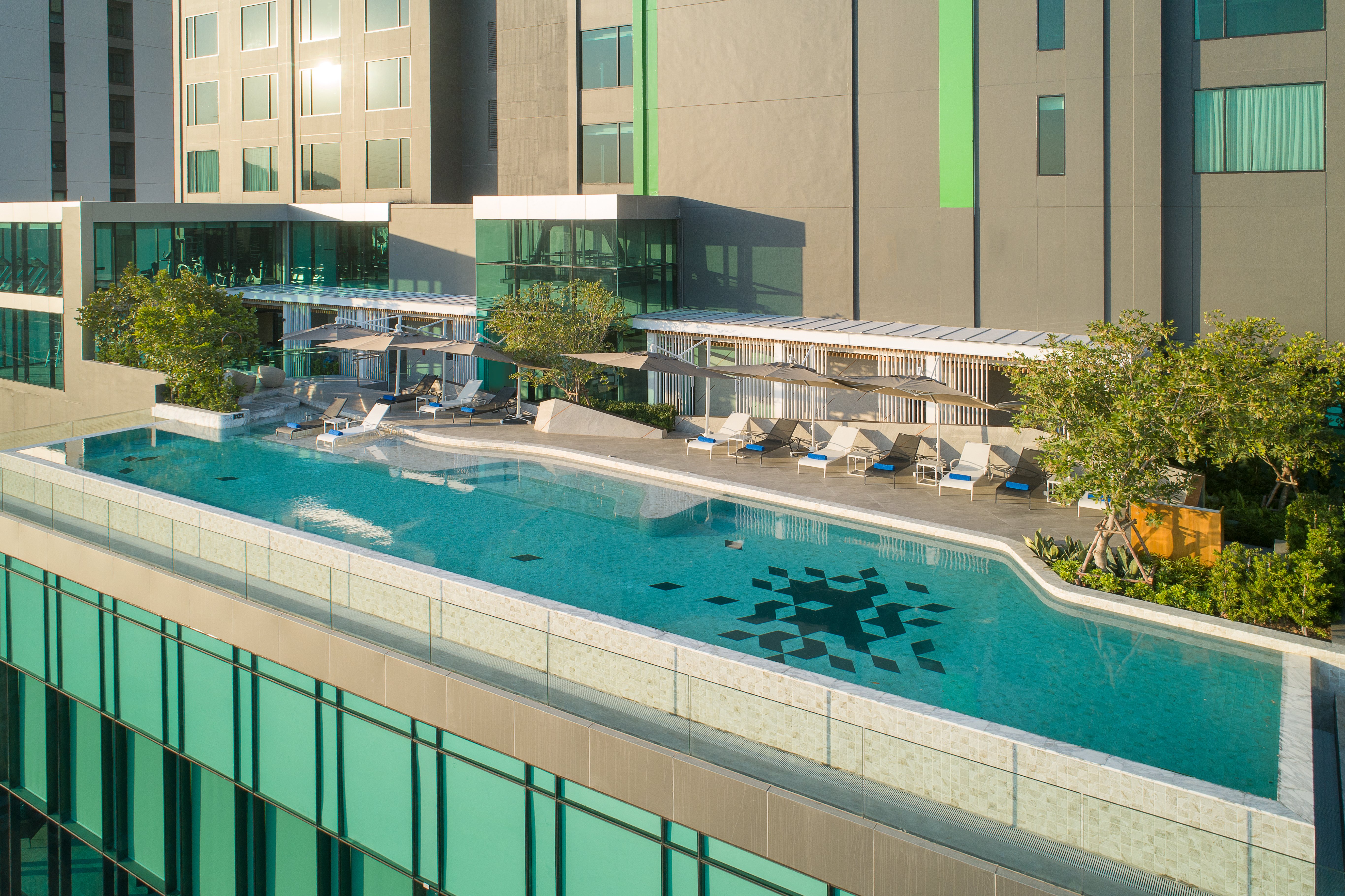 holiday inn and suites siracha laemchabang an ihg hotel