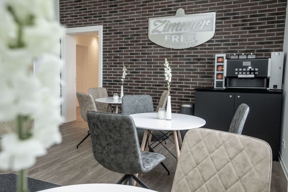 zimmer frei boardinghouse