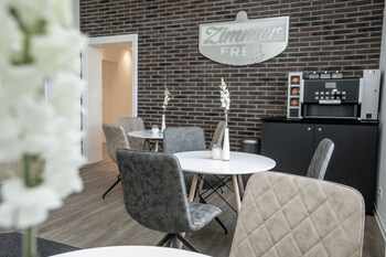 zimmer frei boardinghouse