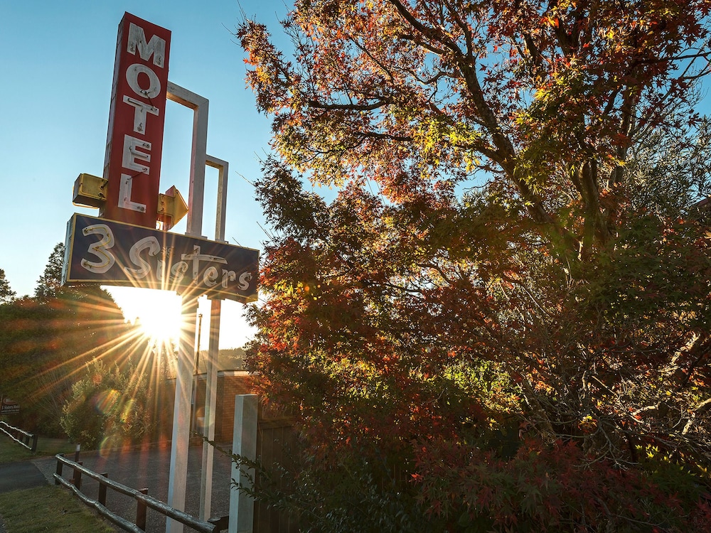 3 sisters motel