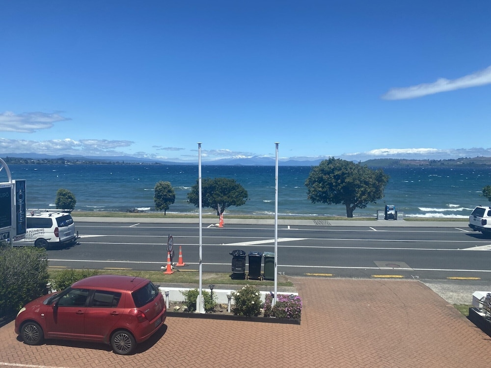 lakeside taupo