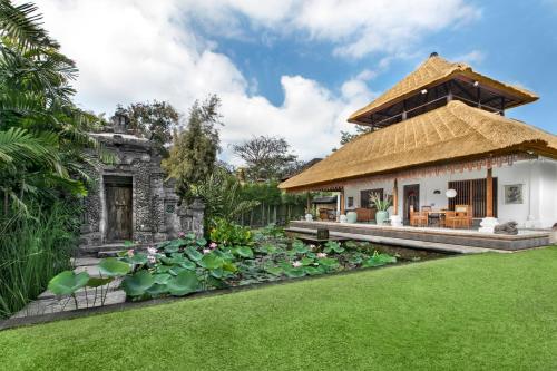 villa wantilan putih