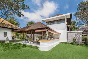 villa wantilan putih