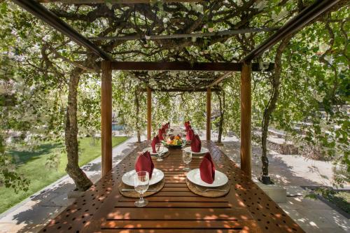 villa wantilan putih