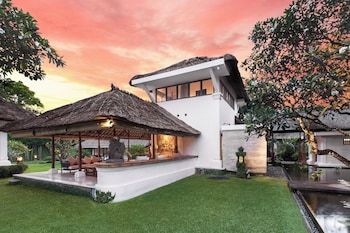 villa wantilan putih