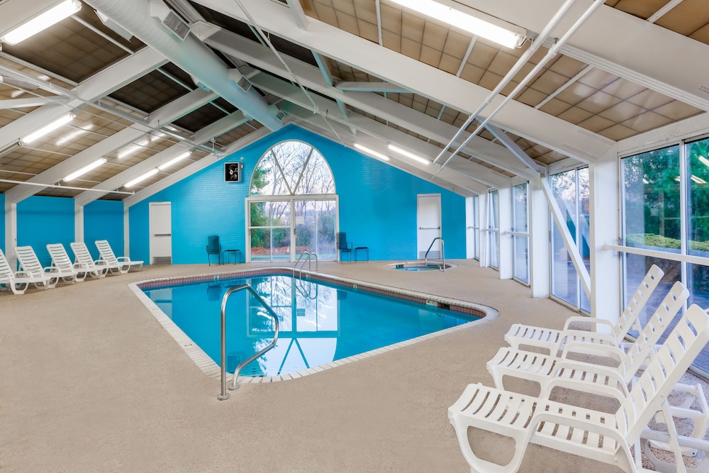 wingate by wyndham canton hall of fame