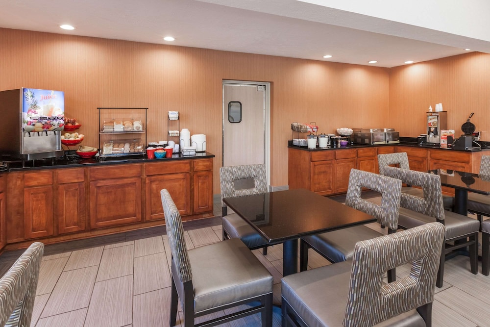 wingate by wyndham canton hall of fame