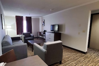 wingate by wyndham canton hall of fame