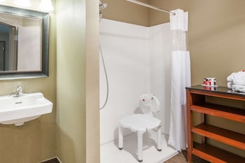 Ramada By Wyndham Canton/Hall Of Fame,Near Belden Village Mall,2 star