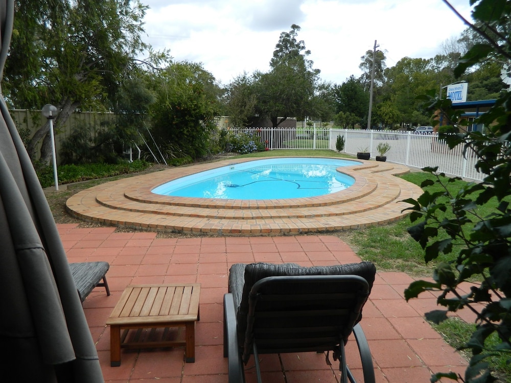 orana windmill motel