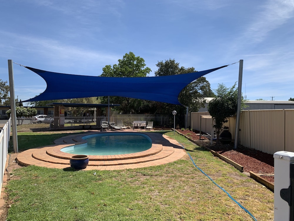 orana windmill motel