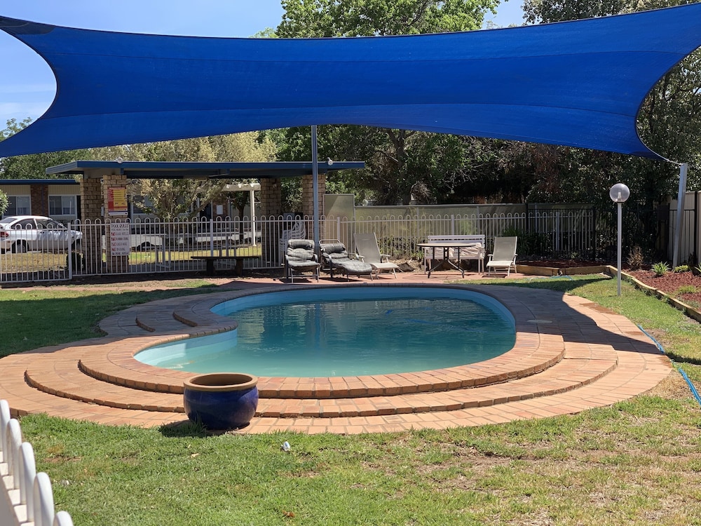 orana windmill motel
