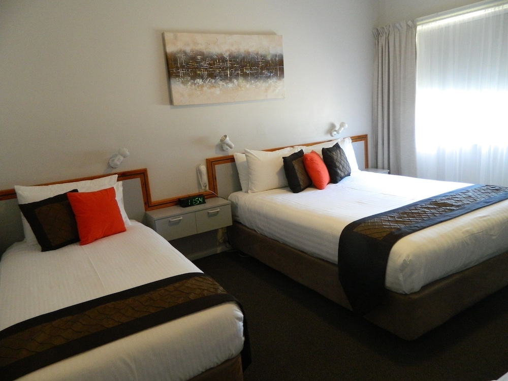 orana windmill motel