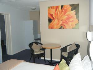 orana windmill motel