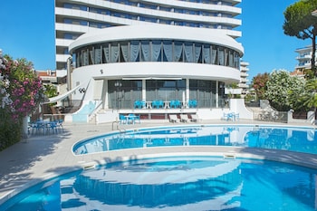 international hotel and suite