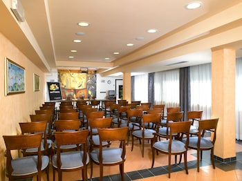 international hotel and suite