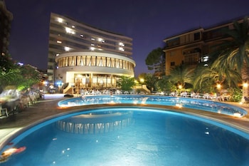international hotel and suite